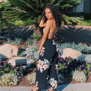 Floral backless jumpsuit 🌺